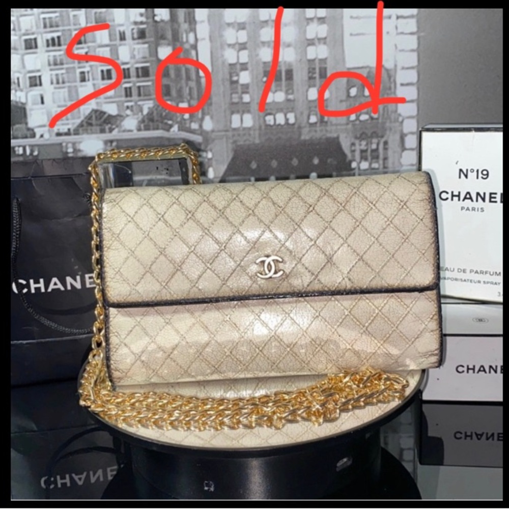 Sold Authentic CHANEL Bicolore Quilted CC Logo Leather Trifold Wallet - Picture 4 of 17